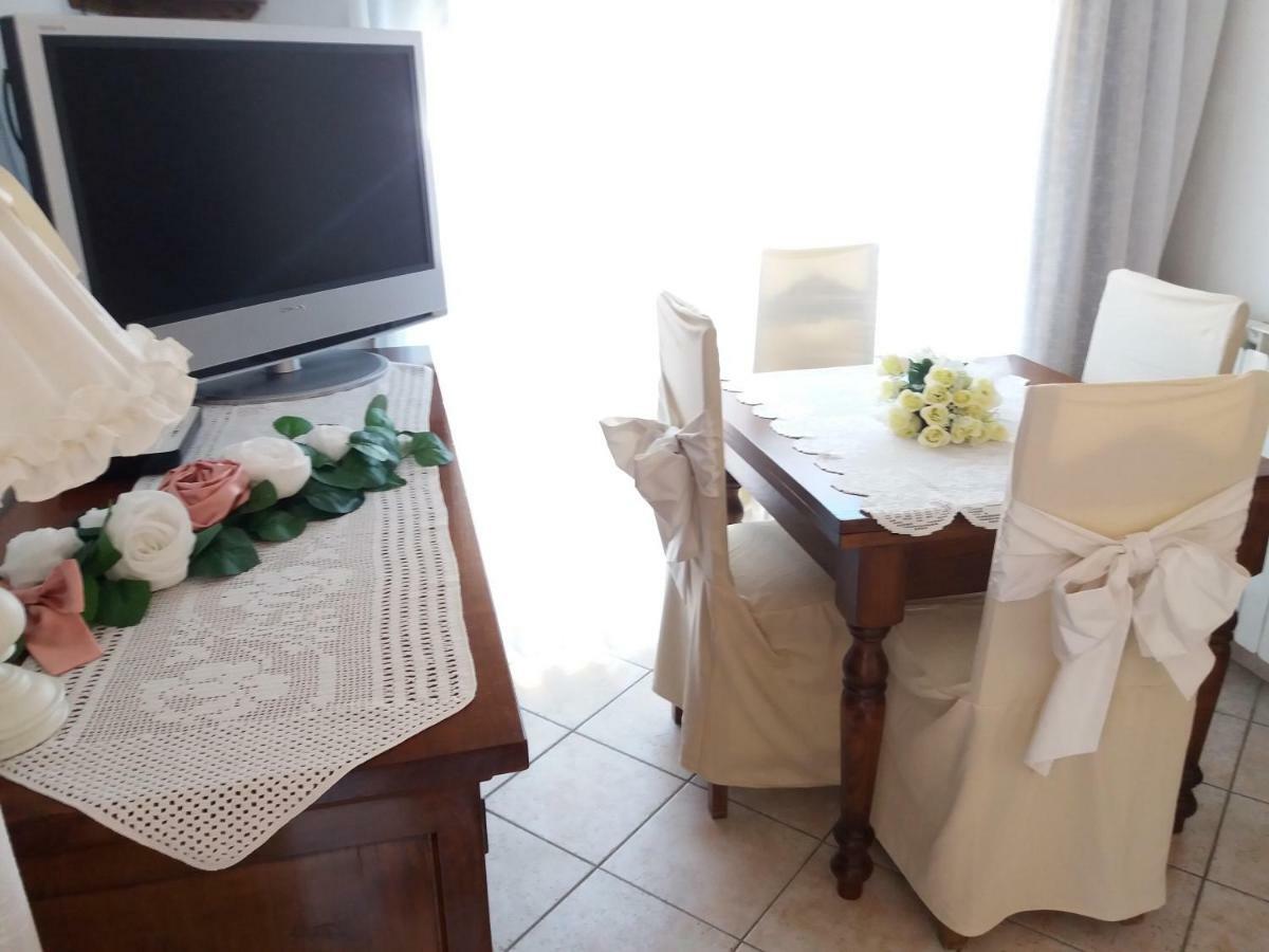 Raffinato Bilocale A Lido Di Camaiore Vicino Al Mare Eksteriør billede